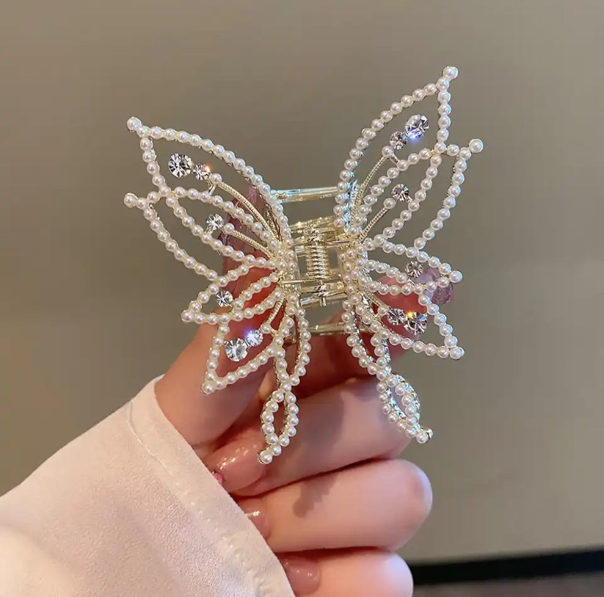 Fashion Metal openwork Hair Claw Butterfly Clips for Women Girl Elegant Ponytail Clip Vintage pin Accessories